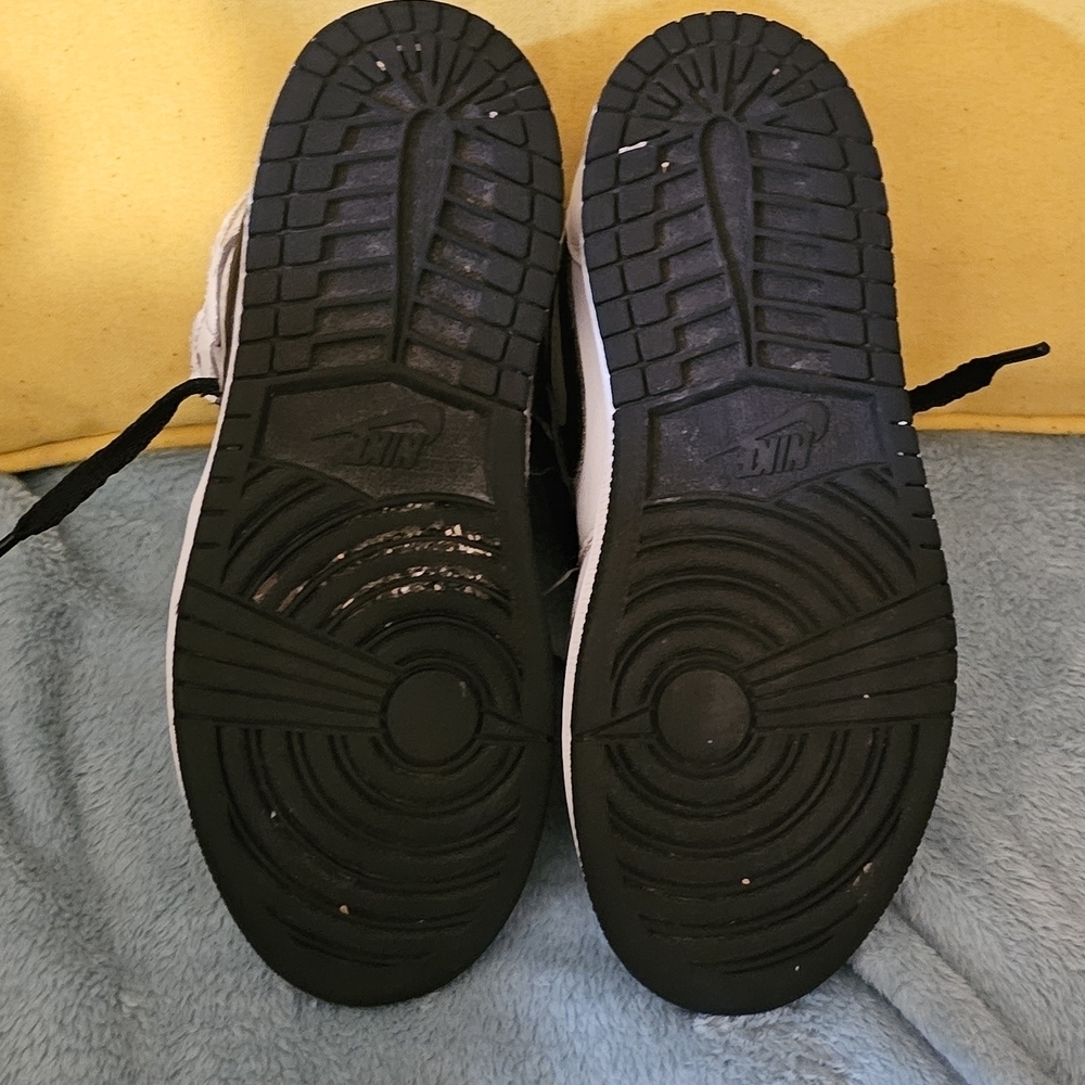 Jordan Kids Black and White High-Top Sneakers - Picture 12 of 13